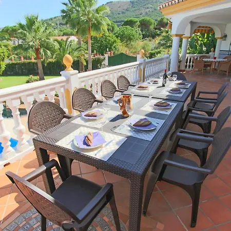 Tess El Oasis Villa